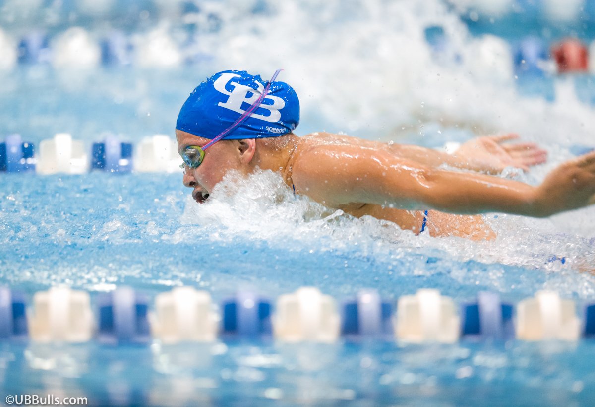 UBuffaloSD's tweet photo. 🚨SCHOOL RECORD BROKE!🚨

Olivia Sapio sets the school record in the 400 IM with a time of 4:16.54! #UBhornsUP https://t.co/cBDQRrTGuZ