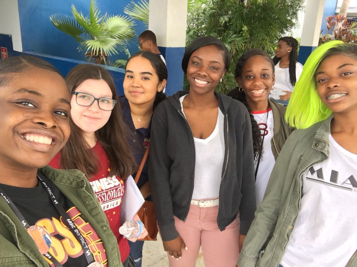 Hallandale_SGA's tweet photo. What a great district 6 meeting!! So excited to have the SGA officers as well as ICC officers come to this meeting. Left to right: Rachel, Alexandria, Stephanie, jade, TaTyanna, And Kirra. We can’t wait for upcoming events to take place at Hallandale Home of the mighty chargers!! https://t.co/NKsSKrSJdW