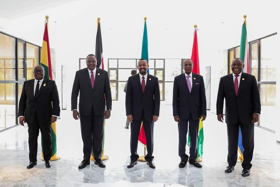 Lya2119's tweet photo. Prime minster Abiy Ahmed with presidents
Huhuru Kenyata of #kenya
Cyril Ramaphosa of #SouthAfrica
Alpha Condé of Guinea and Nana Addo Dankwa Akufa-Addo of Republic of Ghana at his office this afternoon. https://t.co/WqlYHbgBxZ