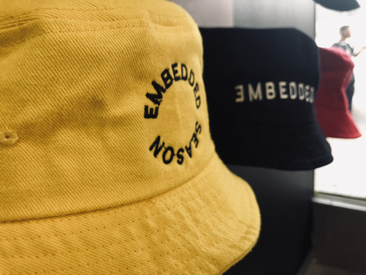 MolebogengMoMo's tweet photo. Pop-up store is open till the 17th of December 2018.
Pull through. https://t.co/YNpAuWXg6k