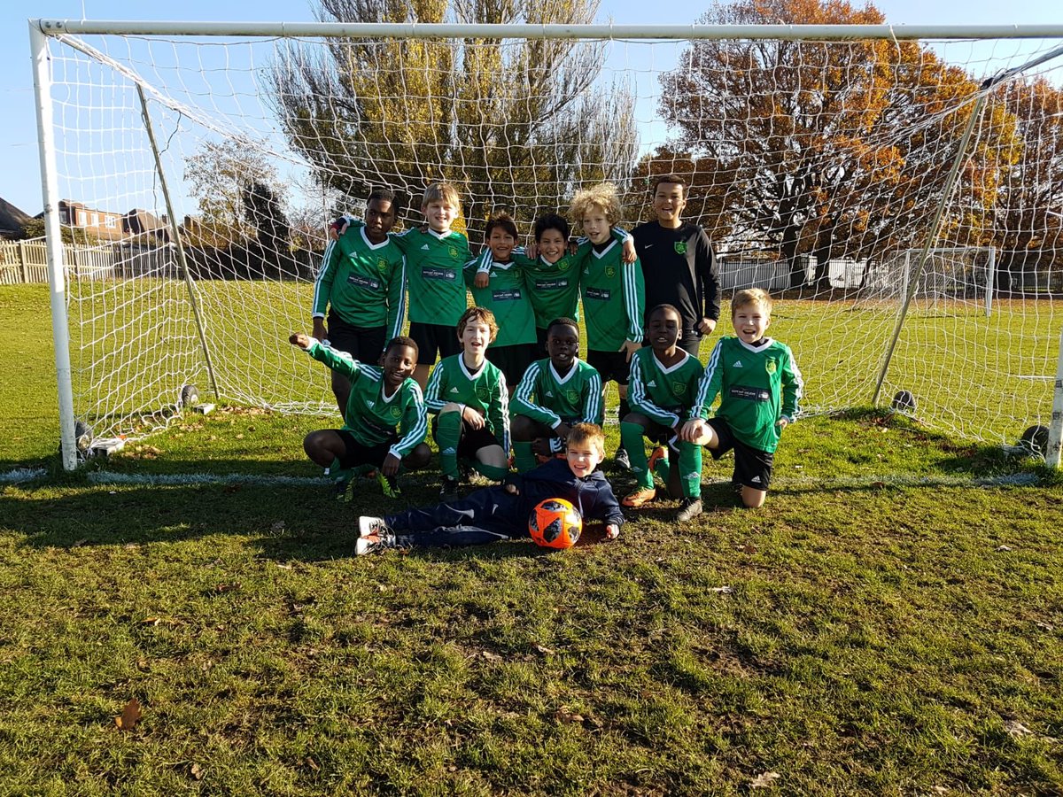 StAndrewsSW16's tweet photo. Todayโs Results 2 of 2:
St. Andrewโs Boys won 6-3 against Telferscot with a great performance. Fantastic football played by the boys #passingmasterclass https://t.co/Hz4In2kUfS