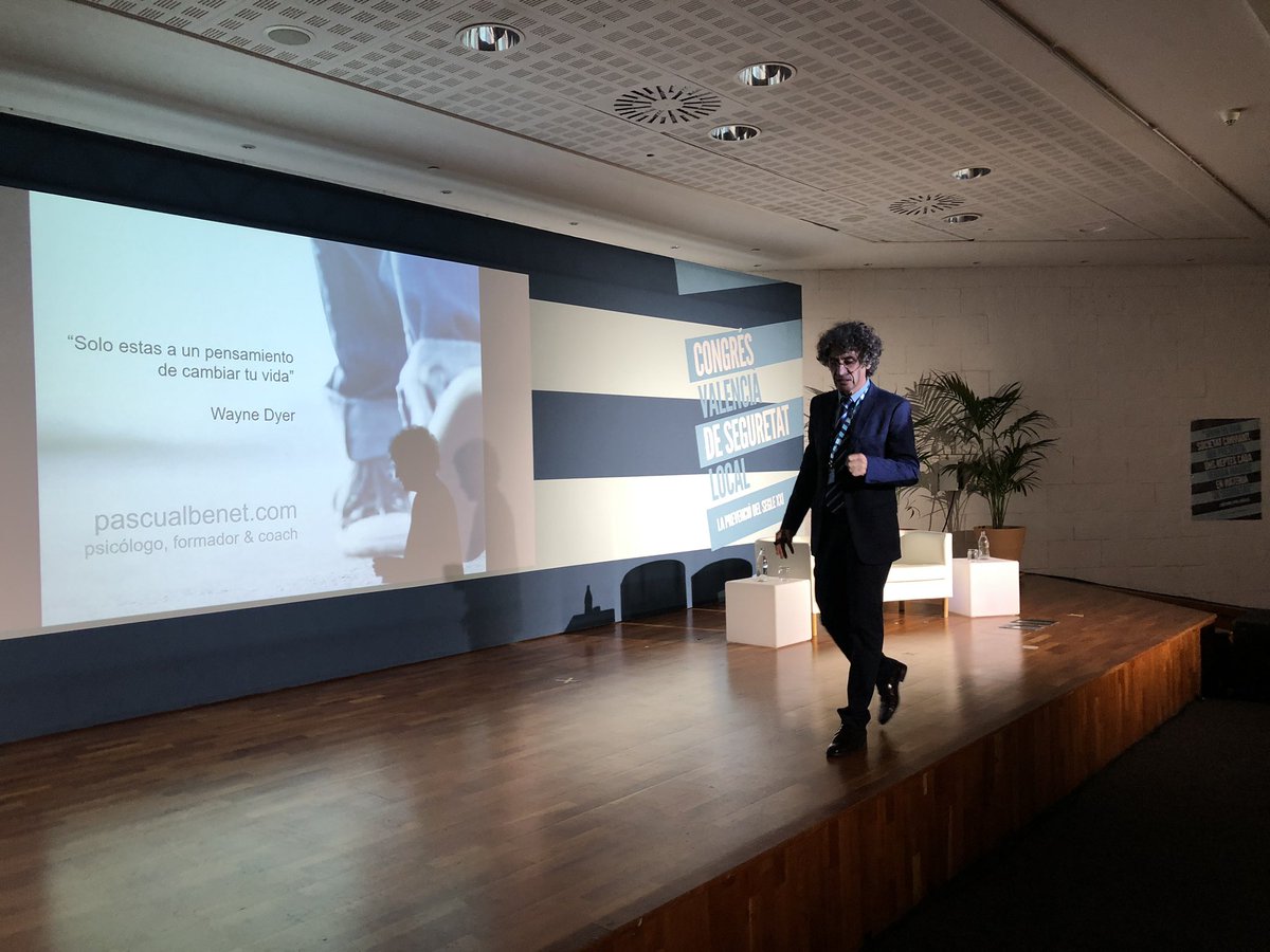 Congreso_ICV's tweet photo. Congreso Valenciano de Seguridad Local. La prevención del Siglo XXI #CongresoSeguridad2018
Seguimos con el nuevo turno de @pascualbenet . Coach. https://t.co/bGLoCvVEiV
