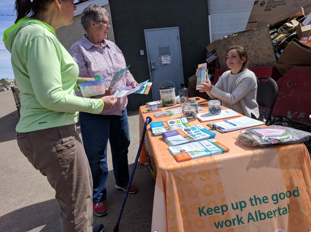 UNACanada's tweet photo. #GreenSpaces & #CanadaGreenCorps challenge you to influence others with your #sustainabilitydecisions. https://t.co/O0lfJLNitI #exploregreenspaces #justkeepgreening https://t.co/KbAznZvftf