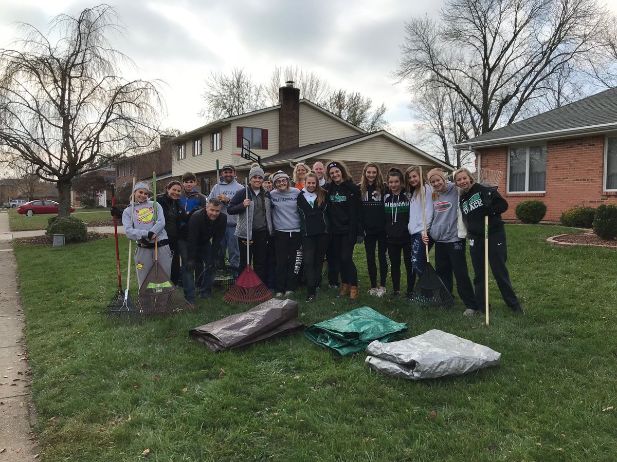 eadmason's tweet photo. Cincy Magic gets it done! 5 houses in under 5 hours! Great day for serving Cincinnati! #PrepareAffair https://t.co/JybdBJTIo0