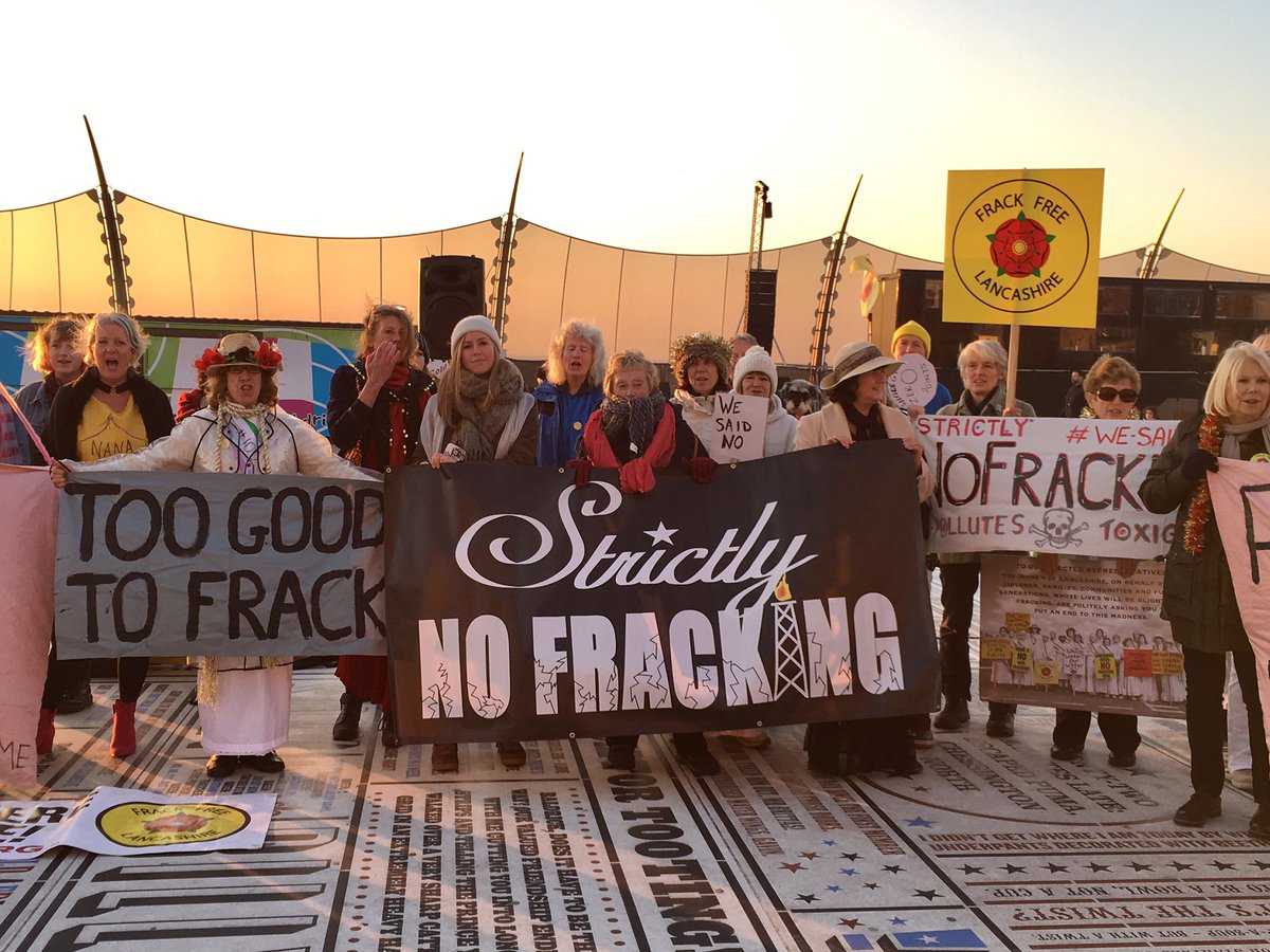 frackfreelancs's tweet photo. Hi @BBCLancashire @GranadaReports @BBCNWT @The_Gazette @leponline @lsaexpress we welcomed fabulous #Strictly to Blackpool✨ today - with a message for @Conservatives government: #StrictlyNoFracking
Blackpool's about dancing & holidays, not fracking & quaking! #ClimateEmergency https://t.co/n4Un8m7v5N