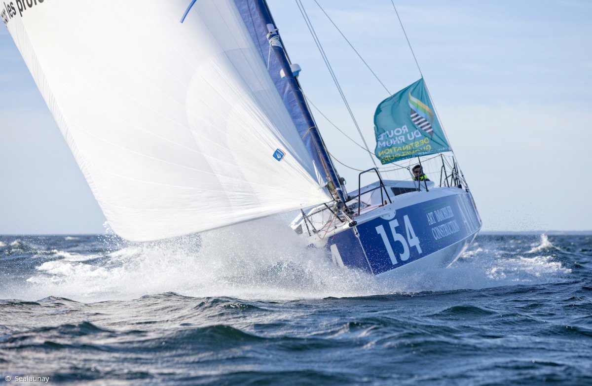 yoannrichomme's tweet photo. Ça bombarde sur la @routedurhum 
🎙 « En ce moment, je suis vraiment au max du grand spi. Ça bombarde fort. Je reste en veille pour ne rien casser mais ça sent le changement pour un spi plus petit » ➡️https://t.co/5ZxdGp7ytu https://t.co/MWrlrc3E8d