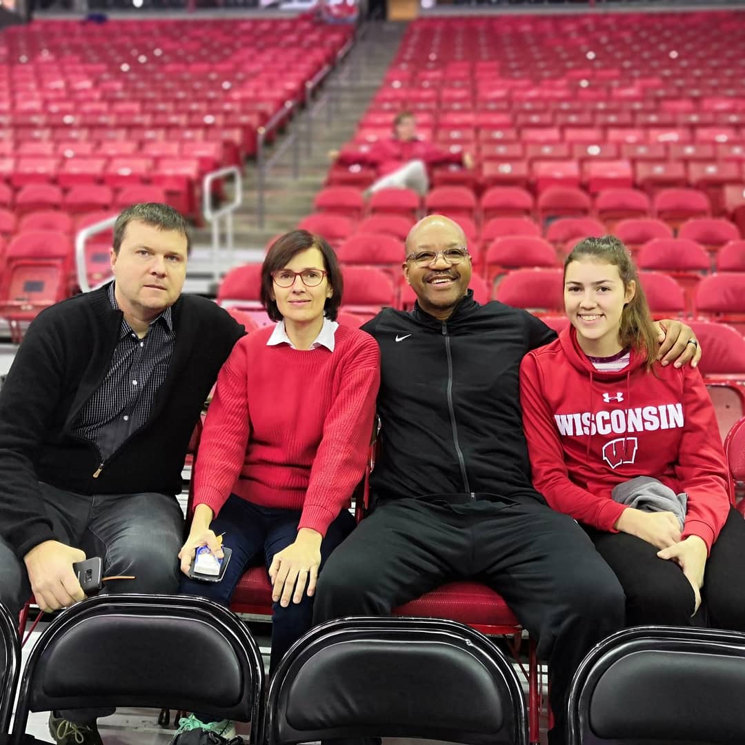 #CHE💪 🏀 - 📚📚 - ⛹🏽 - Julie Pospisilova on her official visit to <a href="/BadgerWBB/">Wisconsin Women’s Basketball</a>