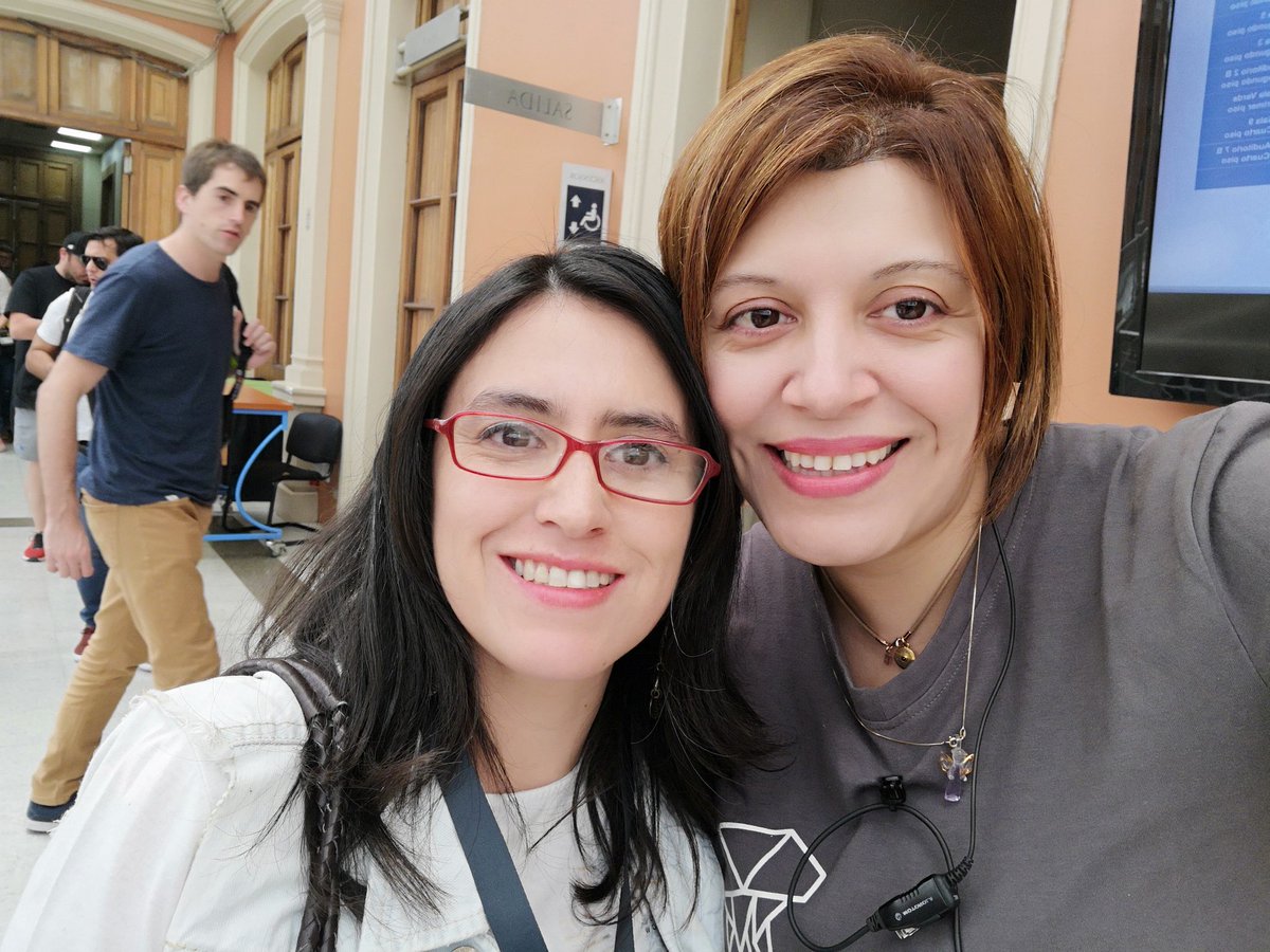 lilianareyes's tweet photo. Encontrándome con amigas de la comunidad @masmujeresux e @ixdasantiago #masmujeresux #ixdasantiago https://t.co/azz6tDCD2p