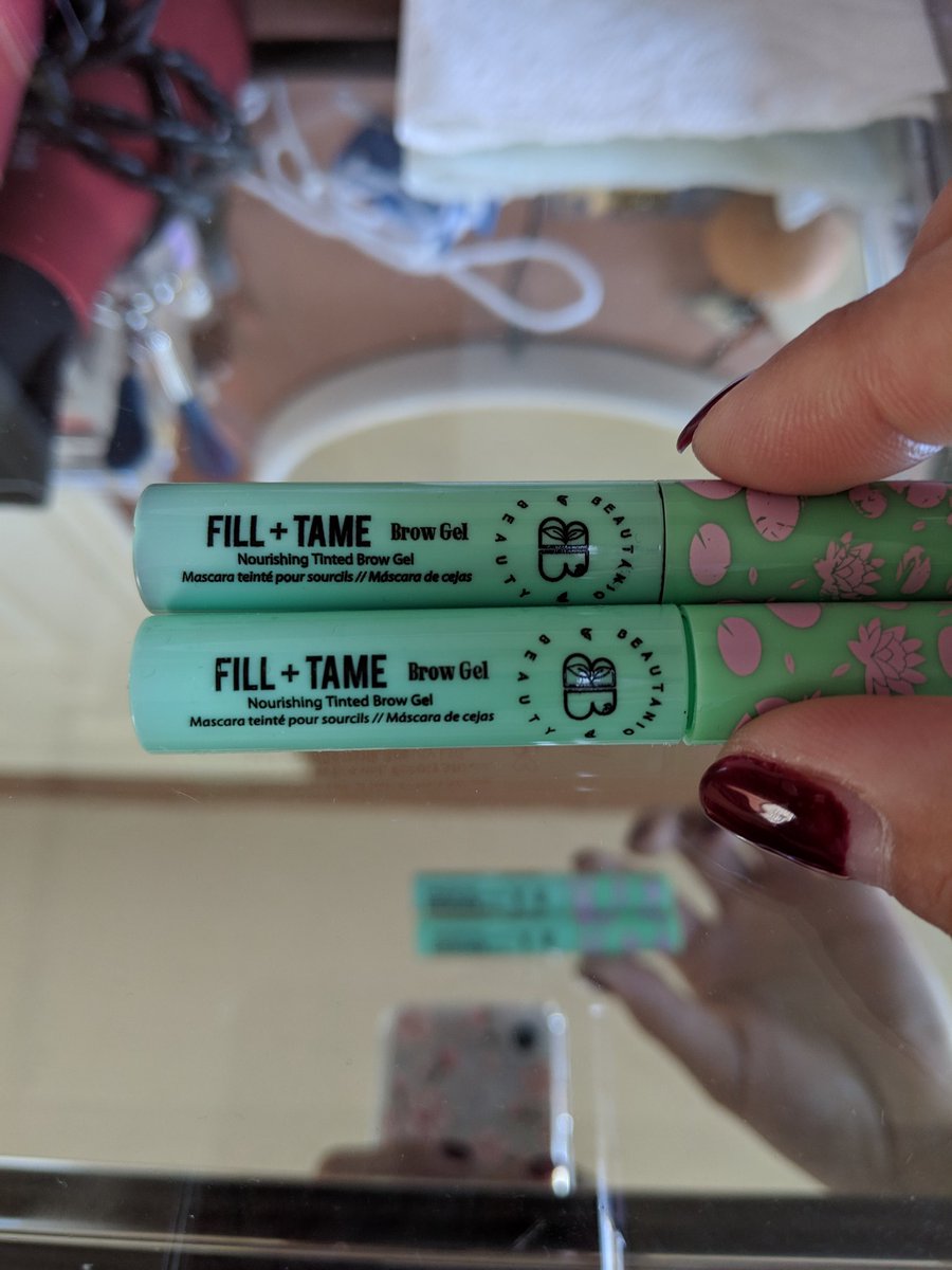 K8Born's tweet photo. @beautaniqbeauty wtf? Got these both from @birchbox- one from a monthly box and one from a curated kit. Where's the tint??!!! https://t.co/hSJir1geE1