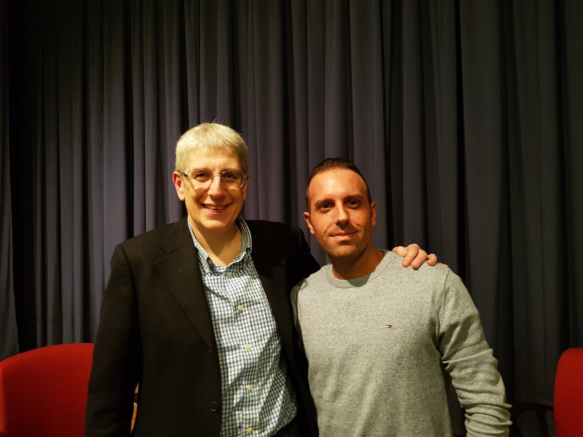 MattiaTacchini's tweet photo. Con il Giornalista @mariogiordano5 per la presentazione del suo libro “#Avvoltoi”!! Da leggere sicuramente.... ✌🏻 https://t.co/o5BVCpqaqF