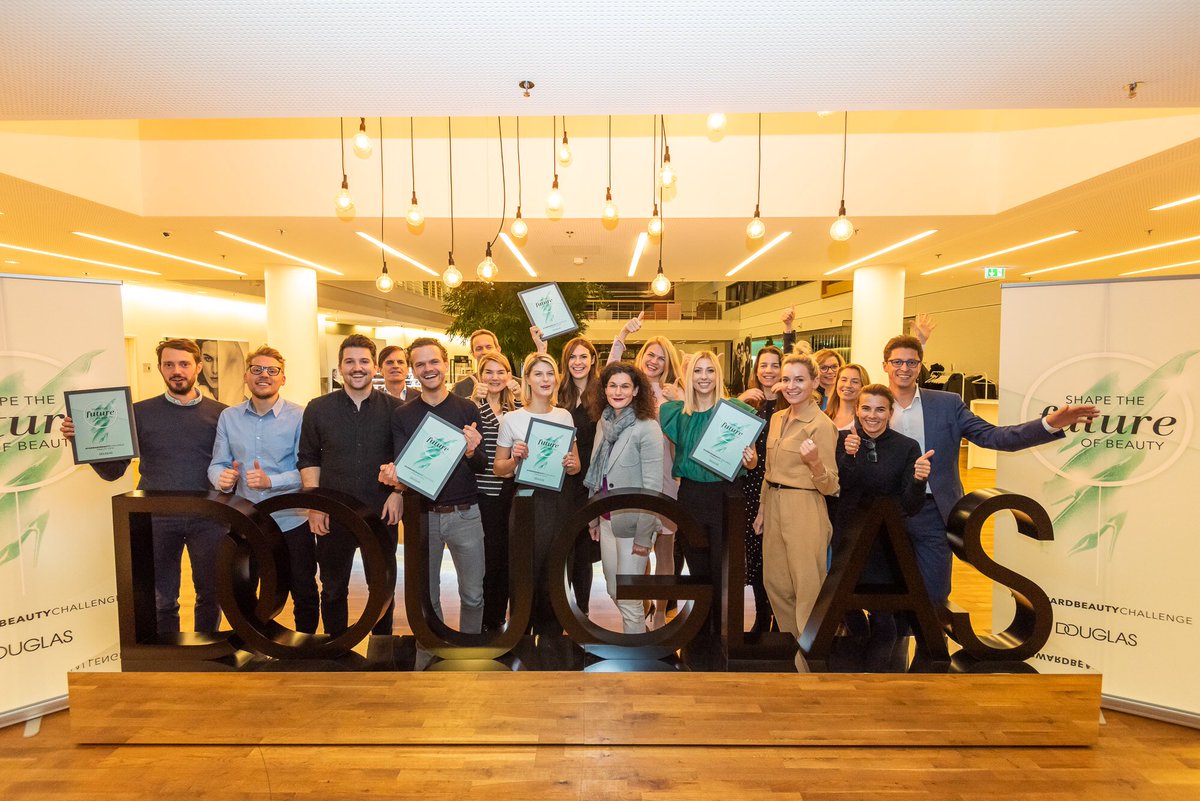TMuellerDouglas's tweet image. #FORWARDBEAUTYChallenge day two: We were so thrilled by the participants’ ideas, that even six teams entered the finals. So happy to bring #engagement with #innovation drivers to a new level! #collaboration #startup