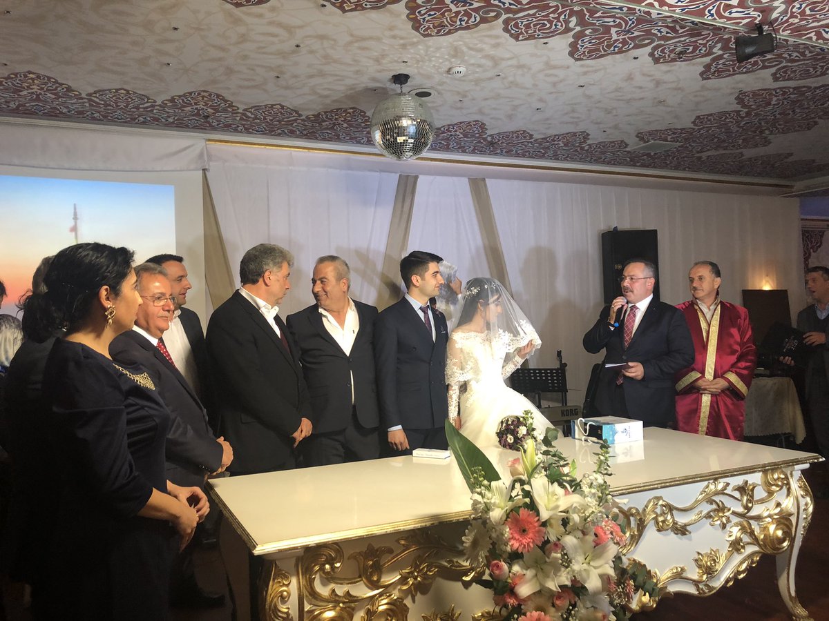 Sn <a href="/halisdalkilic/">HALİS DALKILIÇ🇹🇷</a> Vekilimiz 
Bağcılar’ın kaptanı <a href="/ismet_ozturk/">İsmet Öztürk 🇹🇷</a> 
Ve Dostlarla Sevgili <a href="/menderesincii/">Menderesİncii</a> nin sevgili oğlunun dügünündeyiz  

<a href="/ercsever/">Ercüment Sever 🇹🇷</a> <a href="/yuksel_akyol/">YÜKSEL AKYOL🇹🇷</a> <a href="/mozcelik34/">Mehmet ÖZÇELİK</a> <a href="/bahadiryasik/">Bahadır Yaşık</a> <a href="/kocihsan/">ihsan koç</a> <a href="/LokmanCagirici/">Lokman ÇAĞIRICI</a>