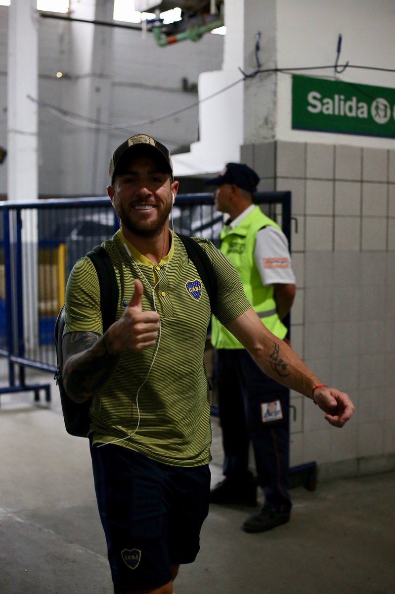 BocaJrsOficial's tweet photo. 📷 Las fotos de la llegada del equipo de Guillermo a la Bombonera. Desde las 17:10 ante Patronato.

#VamosBoca 👊 https://t.co/VcAeKuDF81