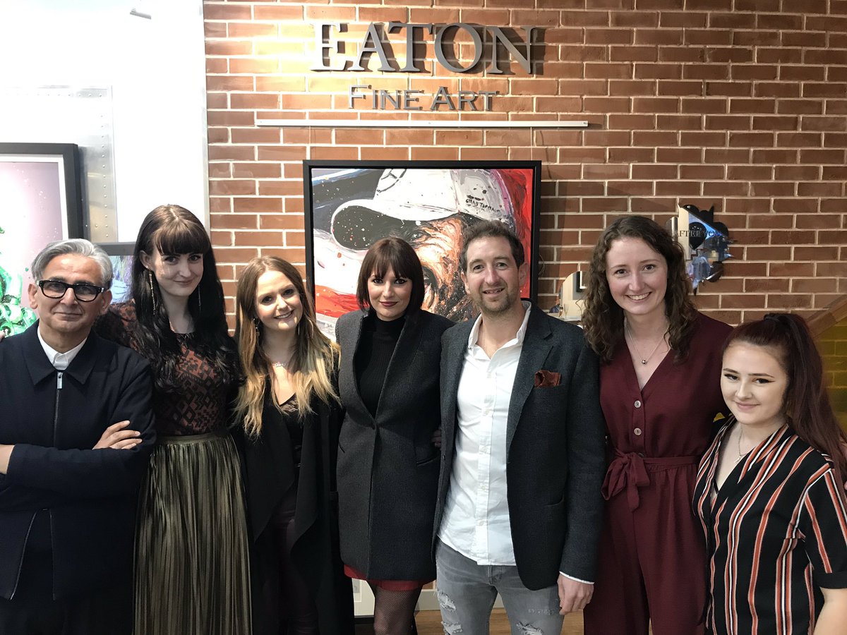 We’ve had such a good time today here at EFA with Paul Oz - thank you so much to everyone for coming, and we’ll get full photos of the show up tomorrow 🥂🎉
For now, here’s a gallery team full of love and friendship - see you all again soon ❤️