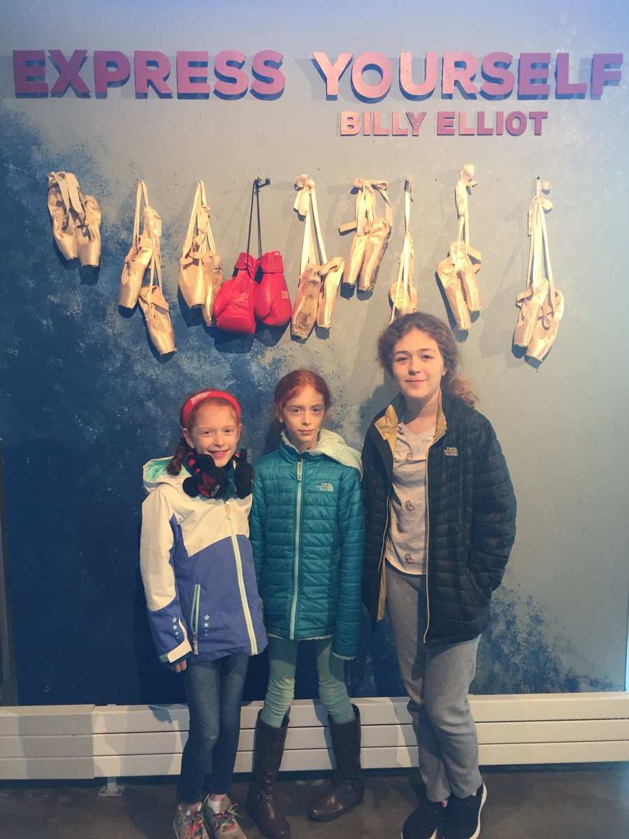 Hopettes's tweet image. Waiting to see Billy Elliot! #SigBilly @HopeforVirginia