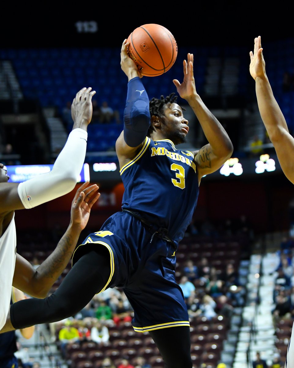 Hoophall's tweet photo. Final:
π @umichbball 84
π @GW_MBB 61
π@AirForceReserve Tip-Off Tournament presented by @Citi
#HOFTipOff | #NaismithBracket https://t.co/kktuSzPhVh