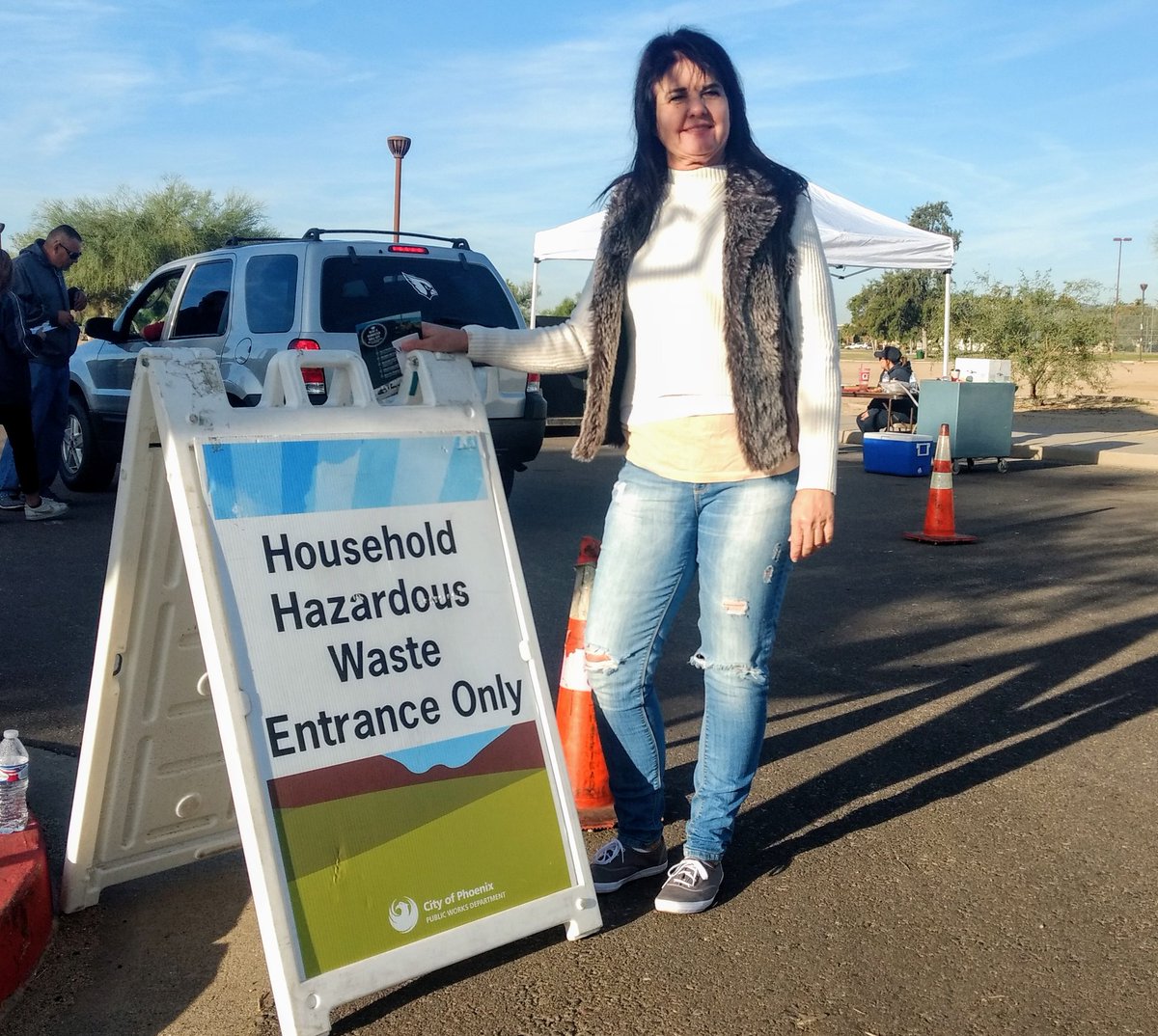 KPB_AZ's tweet photo. It runs like a well oiled machine!  Another excellent Household Hazardous Waste Collection held this morning.  Thanks so much to @TalkingTrashPHX for this great service providing safe disposal.  And thanks to the awesome volunteers that helped!  ♻️♻️
#ReimaginePHX
##ZeroWastePHX https://t.co/DzanoD5lOv