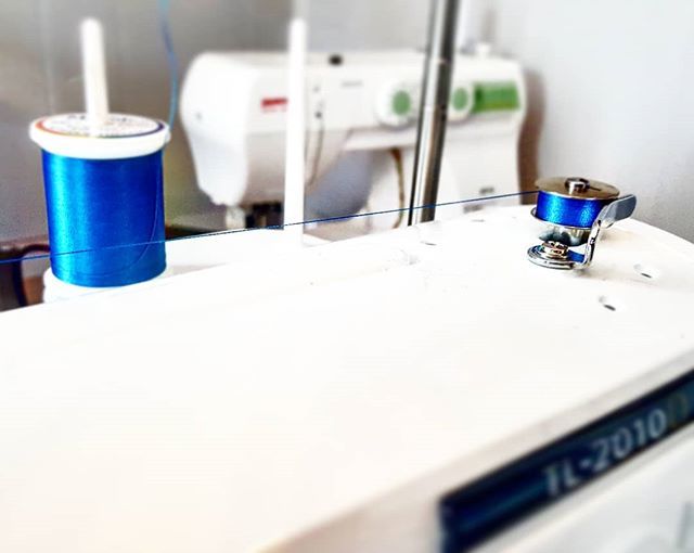 rattiedawg's tweet image. Mmmmm just look at that delicious color!
.
.
.
#superiorthreads #quilting #sewing #thread #blue #shiny #polyesterthread #RCaD #RainingCraftsAndDogs ift.tt/2S2EUk9