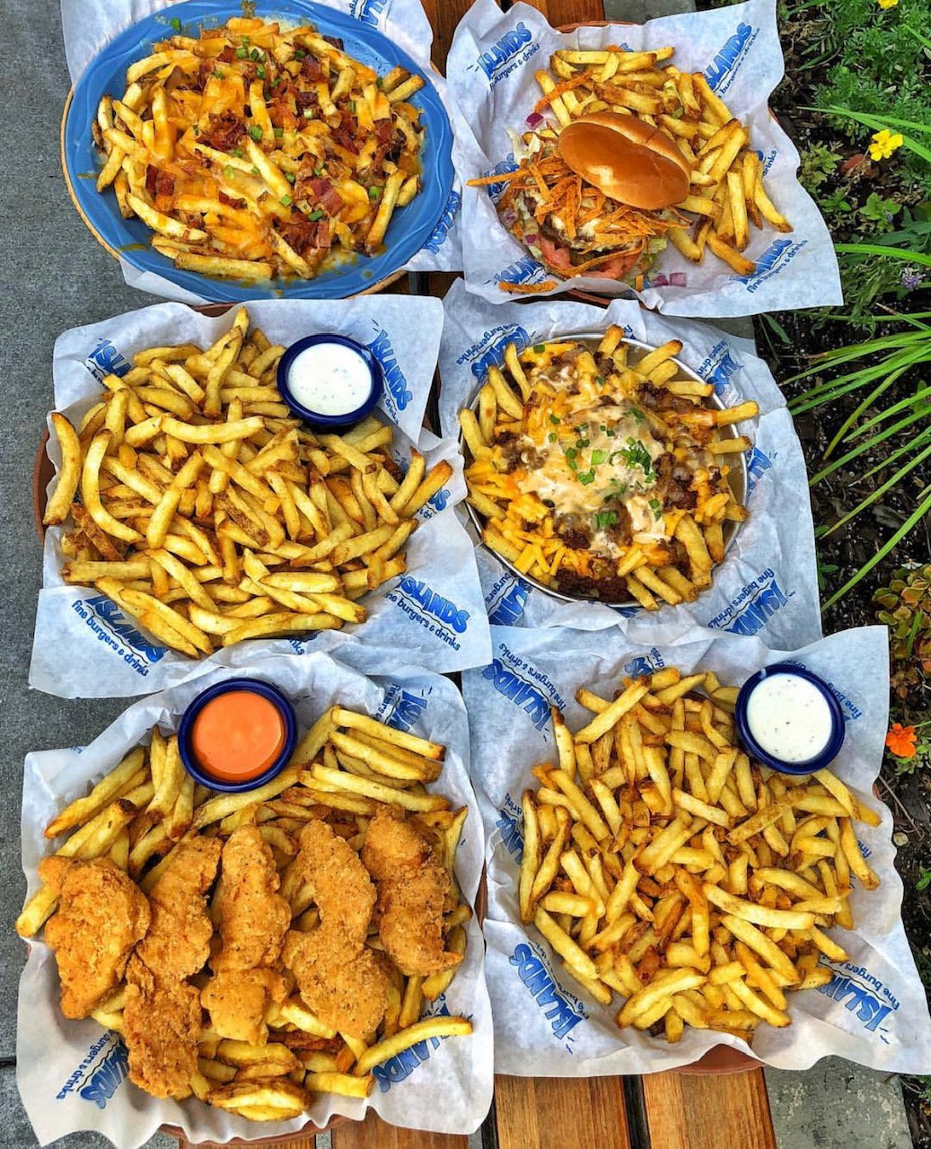 Islands Burgers 🍔 on Twitter: "🍟Fries Heaven🍟! From cheesy to chili mac