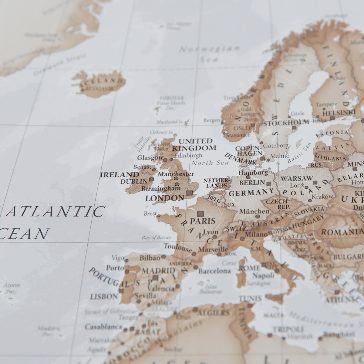 mapsinter's tweet photo. If you want to fill a focal point in your room with a muted colour, take a look at our World is Art Collection of wall maps! Each one of them beautifully designed to fill a stylish space in a home or office.
https://t.co/HIrblHJYJy
#mapsinter #worldmaps #art #interiors #Christmas https://t.co/kivS9HZhRk