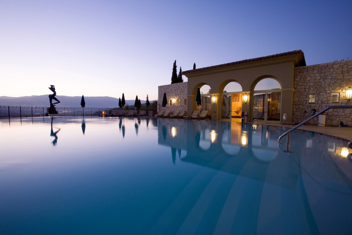 VisitCotedazur's tweet photo. Du 19 au 25 novembre, profitez d’une semaine d’offres exclusives dans les plus beaux hôtels-spa #CotedAzurFrance ! Réservez nos offres #HappySpaDay dès 115 € par pers. (déjeuner inclus) + nos offres #HappySpaWeek pour 2 pers. à partir de 600 € sur : https://t.co/aU2Pn5lTnI https://t.co/auuQWGEKz4
