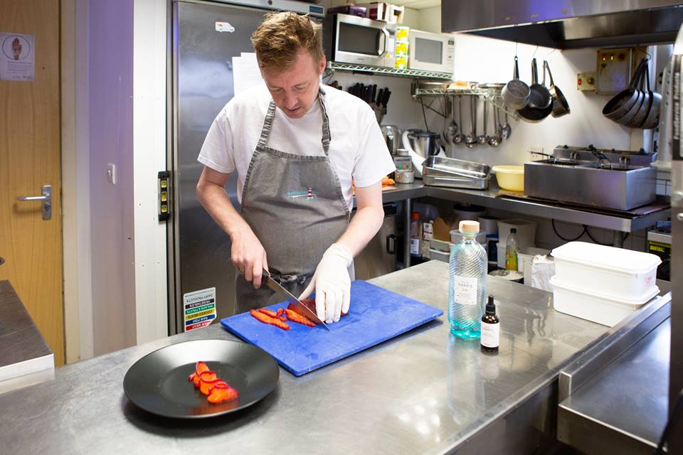 harrisdistiller's tweet photo. Our #SeafoodProject continues tonight as we collaborate with local chef George Lavery from the North Harbour Bistro @nh_bistro. Discover his Isle of Harris Gin cured salmon with beetroot pickle, perfectly presented or simply served on hot toast via https://t.co/5TyLhIMqc5 πΈπ https://t.co/B8NnmSs5gw