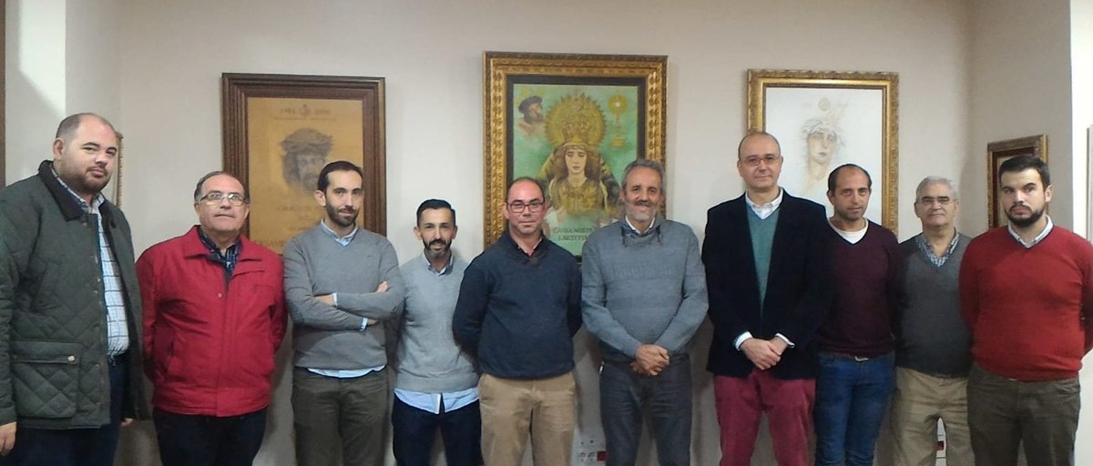 DoloresdelCerro's tweet photo. En la tarde de hoy se ha rubricado el acuerdo con la @HdadNazarenoHue para la contratación de la banda del @Nazareno_Huelva para acompañar al Señor de la Humildad el próximo Martes Santo. Que el Divino Nazareno en su Bendita Humildad cuide de ambas Hdades y de todos sus hermanos https://t.co/SnsNxyNHim