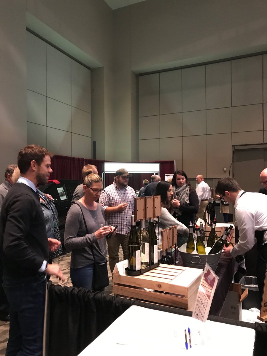 Michigan Wine Trail tweet media
