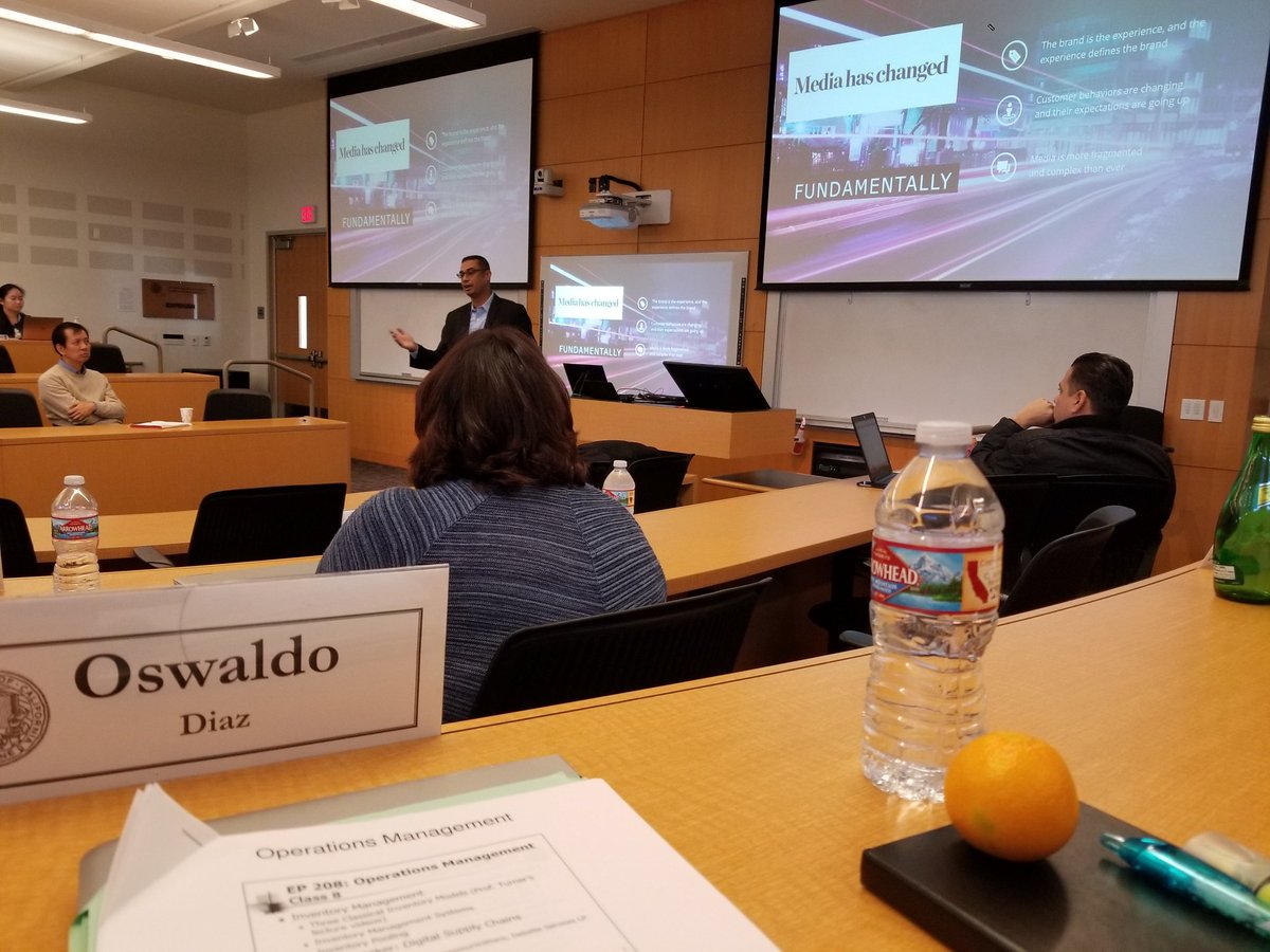 DiazOswaldo's tweet photo. Great presentation by #DerekPowell Senior Manager at @Deloitte . Discussing digital content distribution and supply chain. https://t.co/VeFl2ek8GX