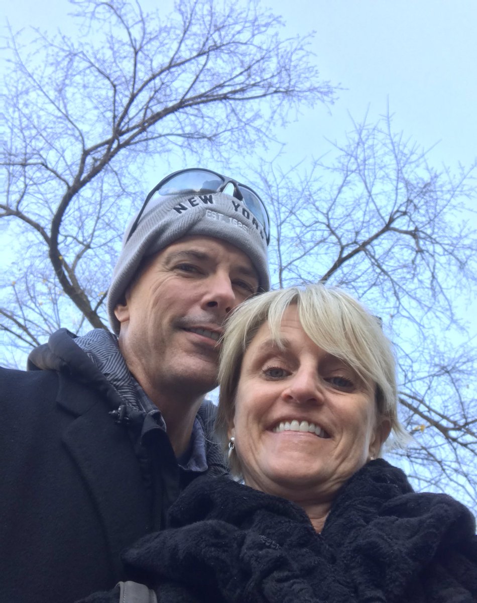 CarolynMcC's tweet image. Waiting outside the Museum of Natural History with @TribLaPrade to see this exhibit. I love virology and the science of epidemics. #complexadaptivesystems