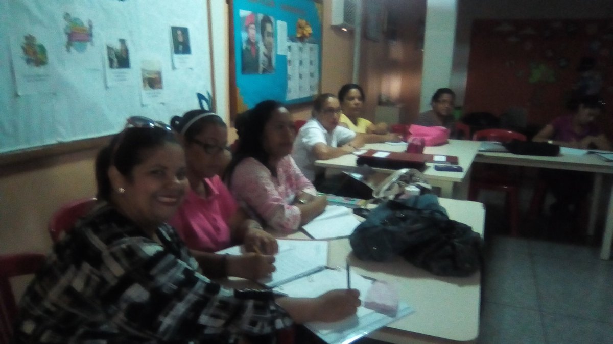 edi_c3's tweet photo. Comunidad de Aprendizaje de EB. Luis António Morales Ramírez, Circuito Educativo Brasil 2, en II Momento de Formación  en la Especialización en Dirección y Supervisión Educativa✌🇻🇪✌Neris López, Facilitadora✌️ https://t.co/7hFYOtyll9