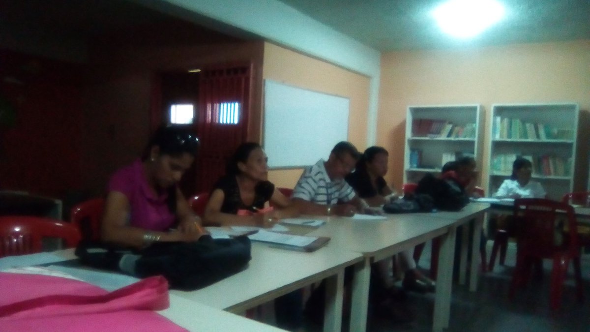 edi_c3's tweet photo. Comunidad de Aprendizaje de EB. Luis António Morales Ramírez, Circuito Educativo Brasil 2, en II Momento de Formación  en la Especialización en Dirección y Supervisión Educativa✌🇻🇪✌Neris López, Facilitadora✌️ https://t.co/7hFYOtyll9