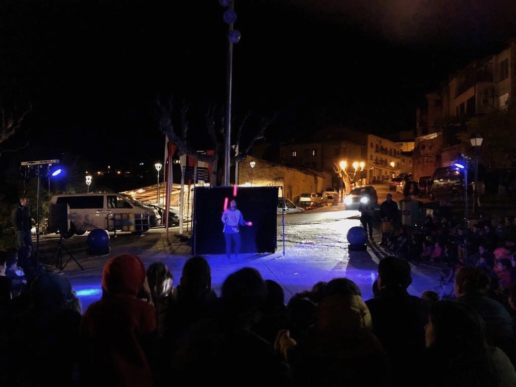 PallarsJove's tweet photo. 📸 Imatges espectaculars de la #firadelcircdetalarn!!! La #màgia i el #circ 🔝🤹🏻‍♀️ @AjTalarn @TurismeJussa https://t.co/Ex1ckiaUOD