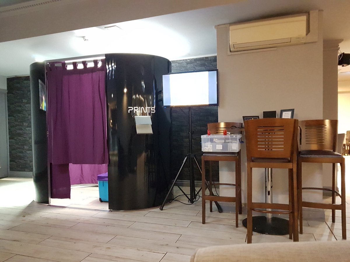 NW_PhotoBooth's tweet image. A stunning venue for Kay's 60th birthday party @TheChimneyHouse in #Sandbach with our #photobooth set up nice and early for the party guests! #eventprofs