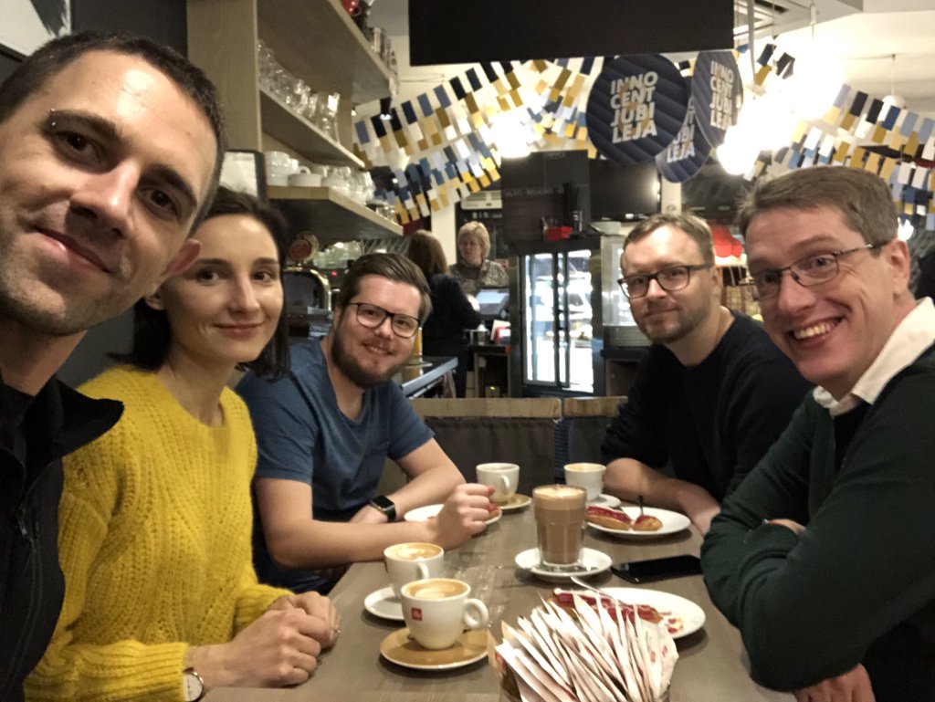 fassko's tweet photo. Enjoying nice time in Riga with @Lotiite @johnsundell @twostraws and @krzyzanowskim during @devfestbaltics #DevFestBaltics #iosdev https://t.co/fEpuMRCk1u