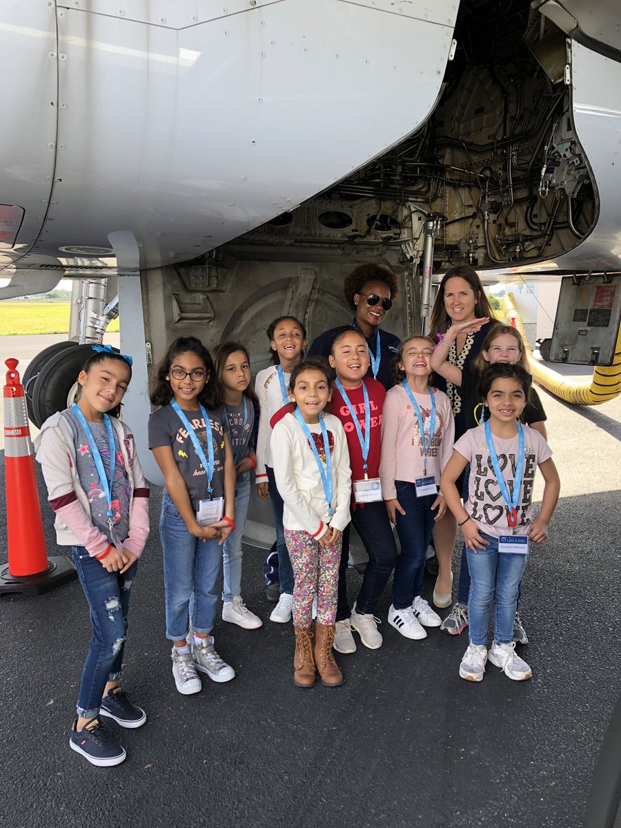 urshurley's tweet photo. Inspiring the next generation of young girls to pursue STEM careers in aviation at our Orlando Fly Like A Girl event! #flylikeagirl #jetbluefoundation #womeninflight @jetblue @HelloJetBlue https://t.co/1IRi6bSXue