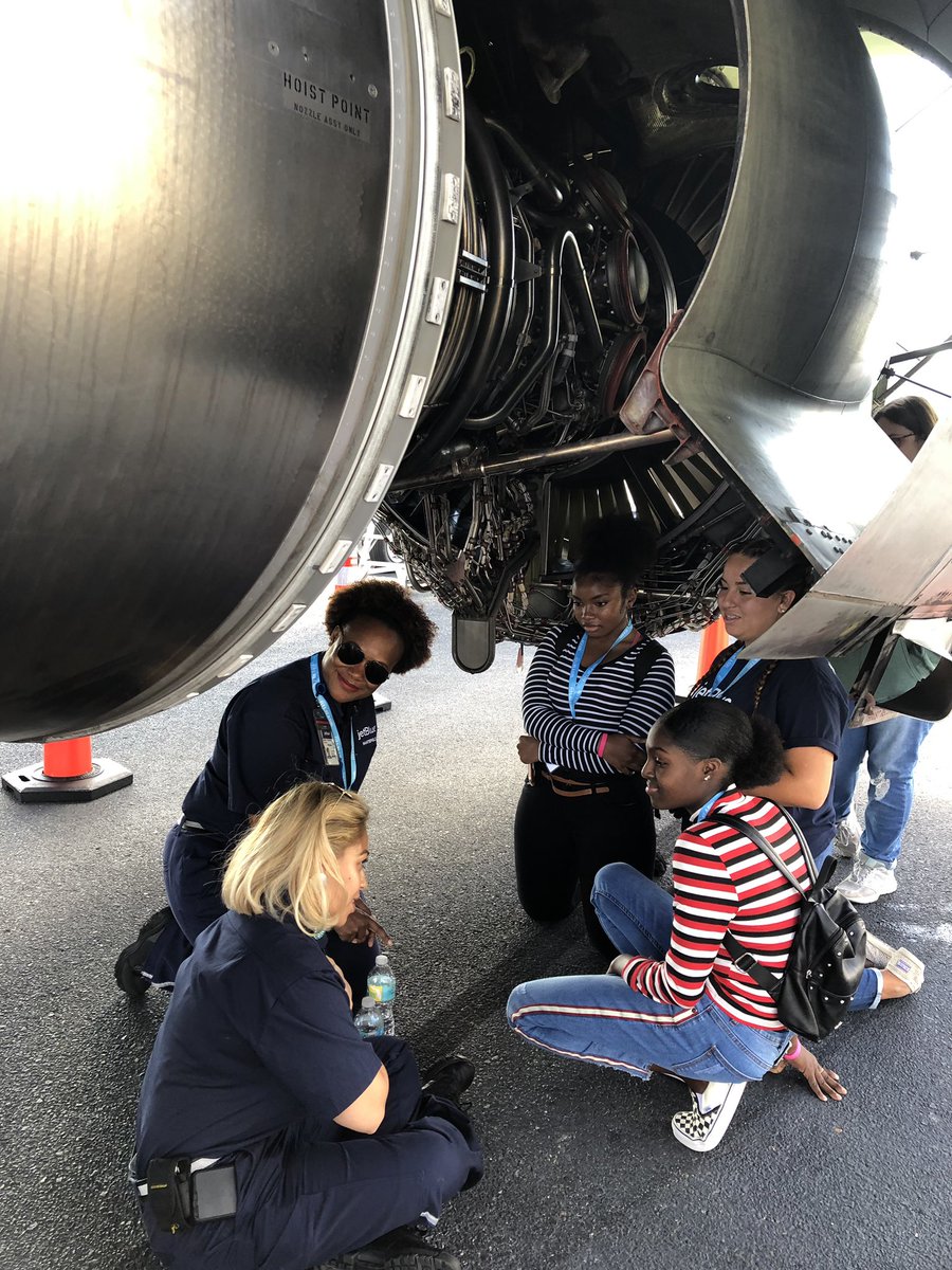 urshurley's tweet photo. Inspiring the next generation of young girls to pursue STEM careers in aviation at our Orlando Fly Like A Girl event! #flylikeagirl #jetbluefoundation #womeninflight @jetblue @HelloJetBlue https://t.co/1IRi6bSXue