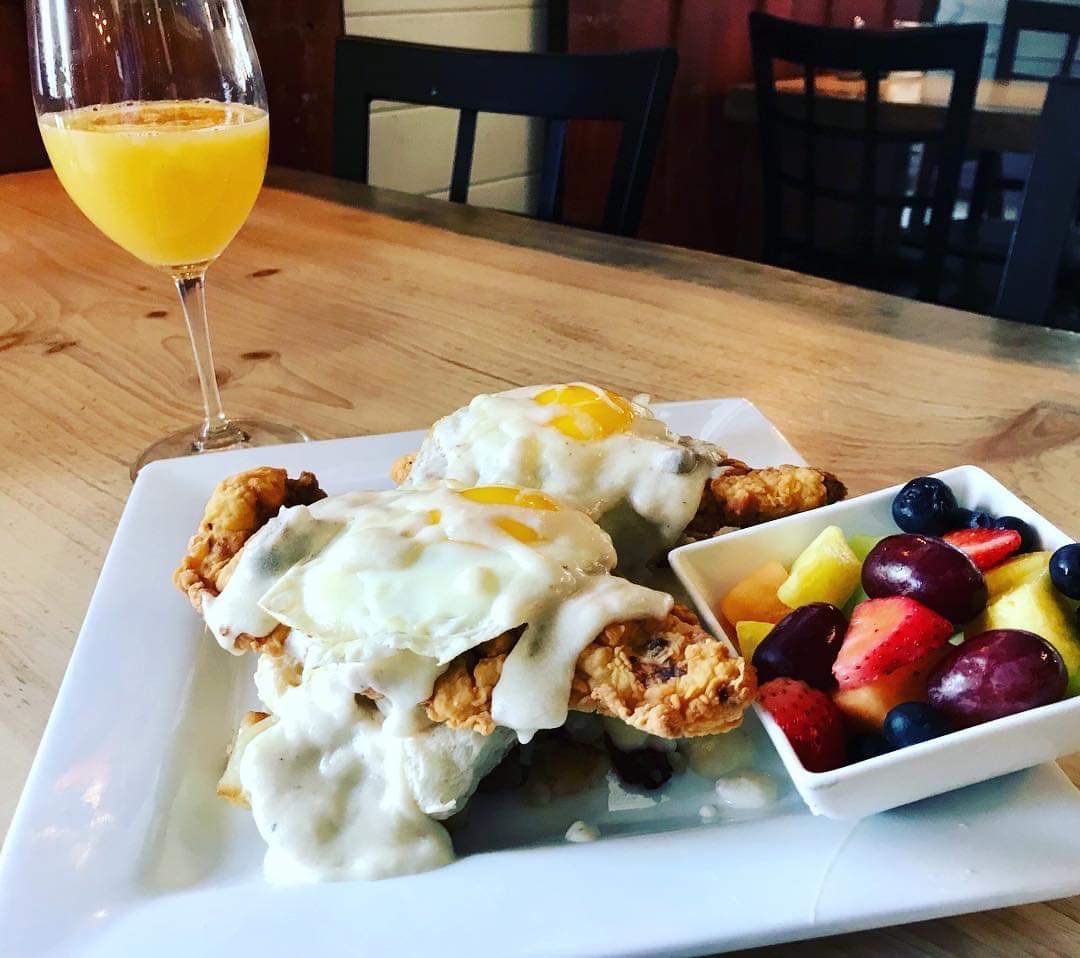 COMFORTbytheCEC's tweet photo. Country Benedict // Split buttermilk biscuit topped with fried chicken, sunny eggs, country gravy. Choice of fruit or potatoes.#brunchgoals https://t.co/ywoADAHM6U