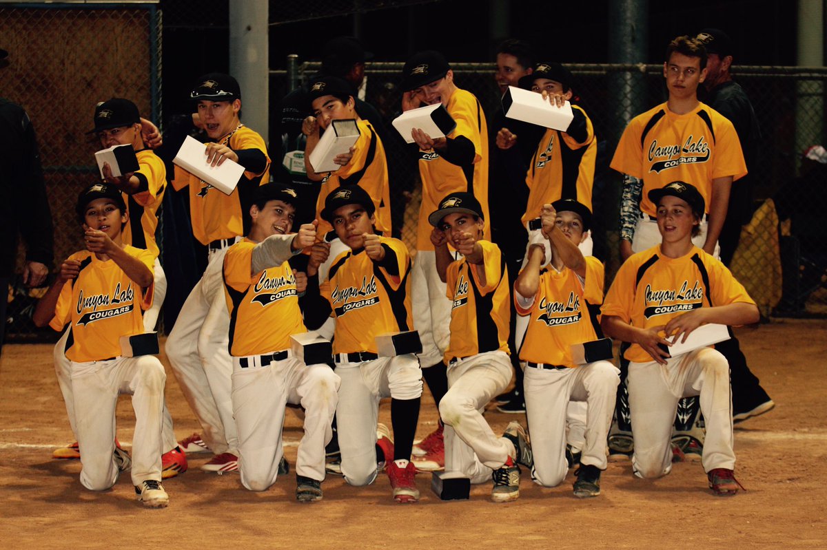 netti_pasghetti's tweet photo. Great to see this group of amazing boys back together!!  Canyon Lake Middle School Baseball 8th Grade Champs > Seniors. TC vs Vista. Thank you Gorrell family!  #austingorrellmemorialbaseballclassic #itsbaseballtime https://t.co/dwf5DPLQo4