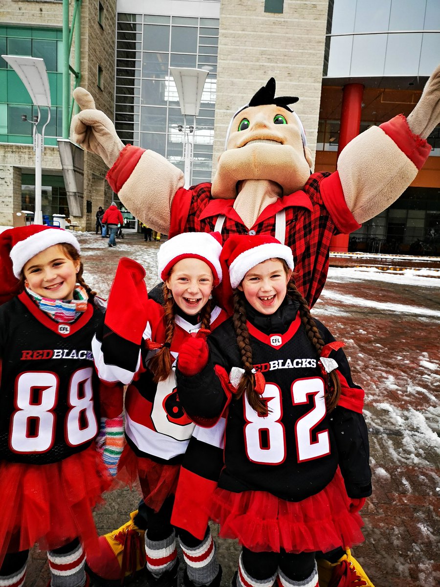 BigJoeGrandJos's tweet photo. Could I have had a better time at the 49th Annual Help Santa Toy Parade? ... The correct answer is "NO!"
@HSTP_Ottawa
@REDBLACKS @furyfc
@Ottawa67sHockey
@TD_Place
@67sRiley @SparkyFURY
@GdotAmiel
@REDBLACKSCheer https://t.co/50nke2YjnV