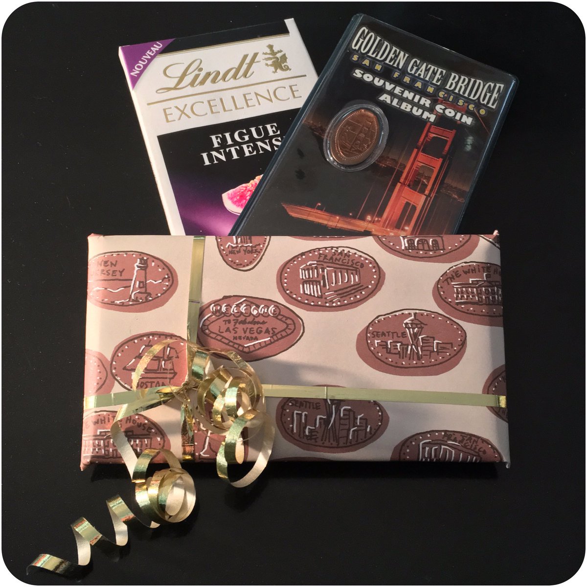 ElongatedCoins's tweet photo. Do we wrap a bar of chocolate?
Nope, of course not because we eat it right away, lol. 😋

So what do we wrap for the holiday season? 🤔

Please share your coolest gift ideas with us and stay tuned for our Advent Calendar tutorial in a few days. 🎁🎄 

#PressedPennyWrappingPaper https://t.co/P8i8eO3dzr