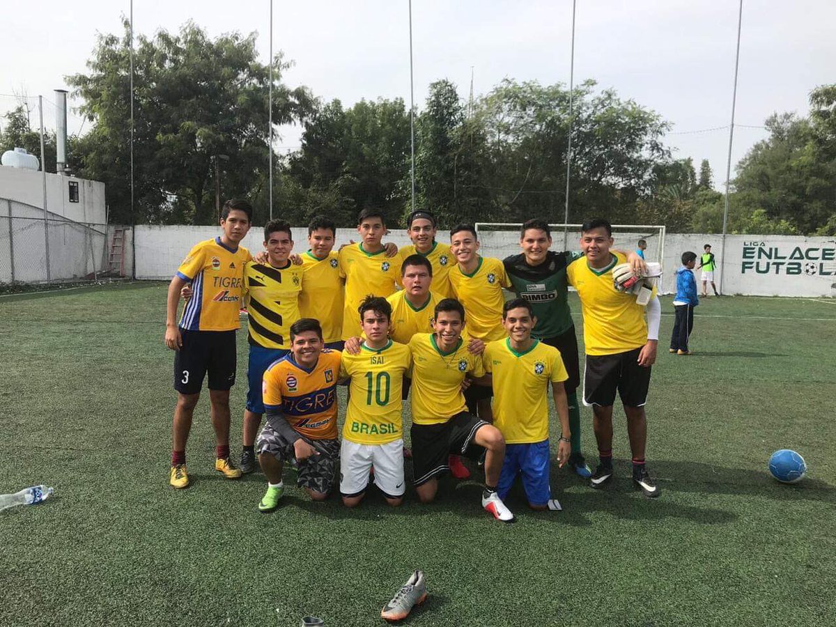 GalacticossFC's tweet photo. Se consiguió..SOMOS CAMPEONES🏆
#GalacticosCampeón https://t.co/Bq2b1rnnLM