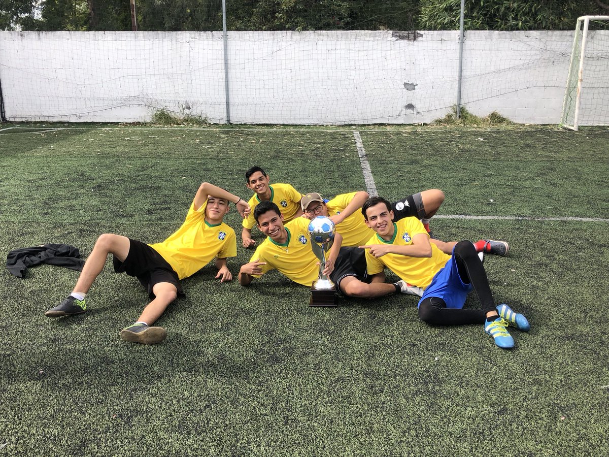 GalacticossFC's tweet photo. Se consiguió..SOMOS CAMPEONES🏆
#GalacticosCampeón https://t.co/Bq2b1rnnLM