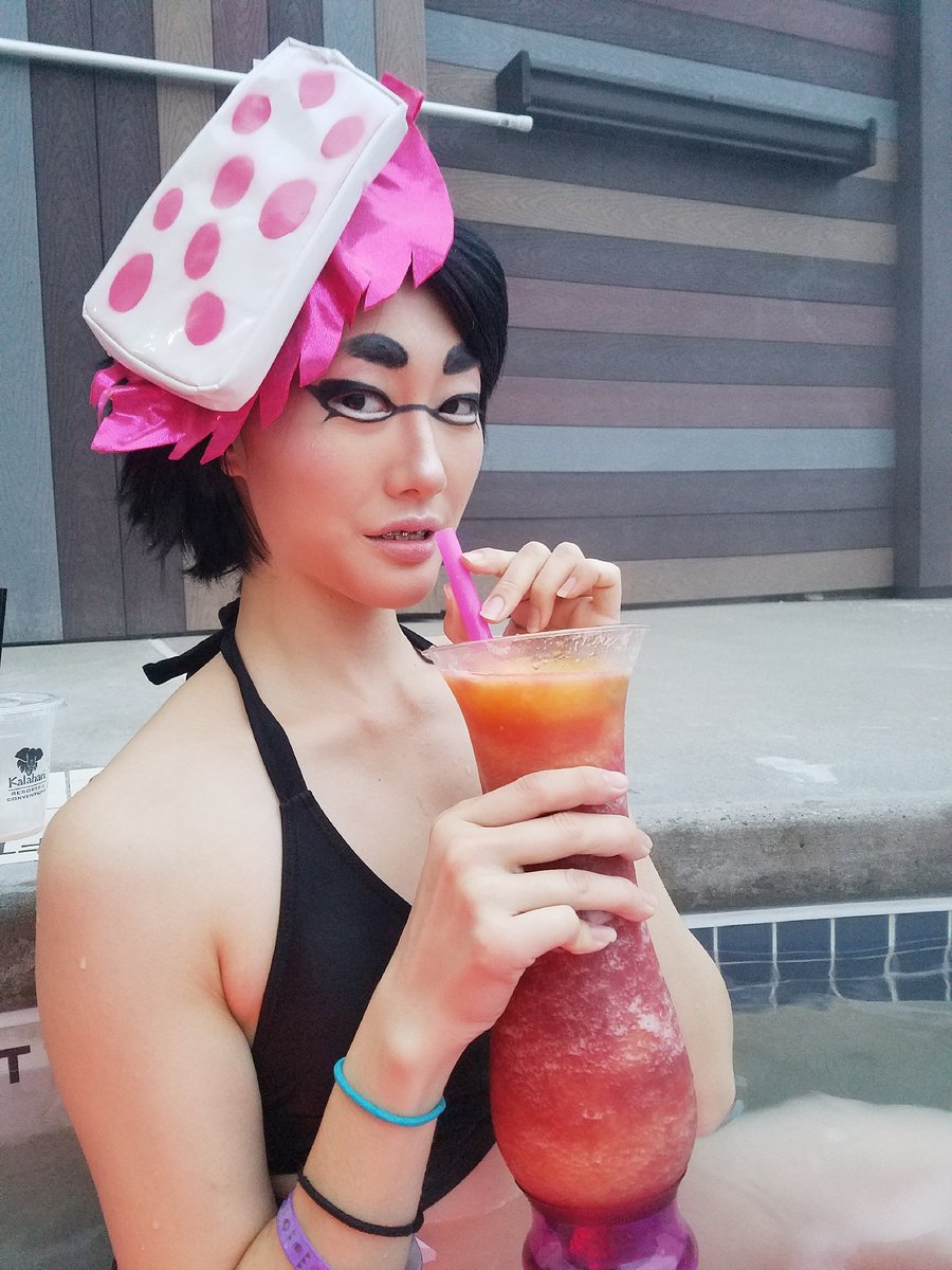 hanyuleum's tweet image. Me cosplay concept art of Callie? Never

#daishocon #splatoon #callie #squidsisters