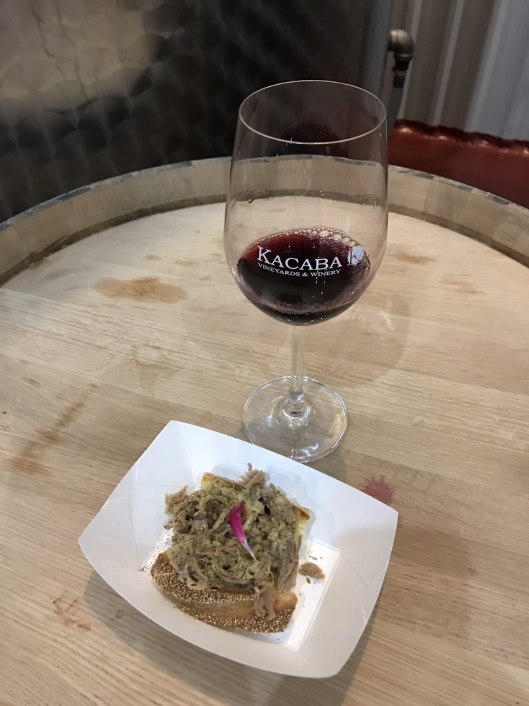 Meaghan_Robs's tweet photo. Mmmm! @KacabaVineyards #wrappedupinthevalley https://t.co/UyEjWBmeyA