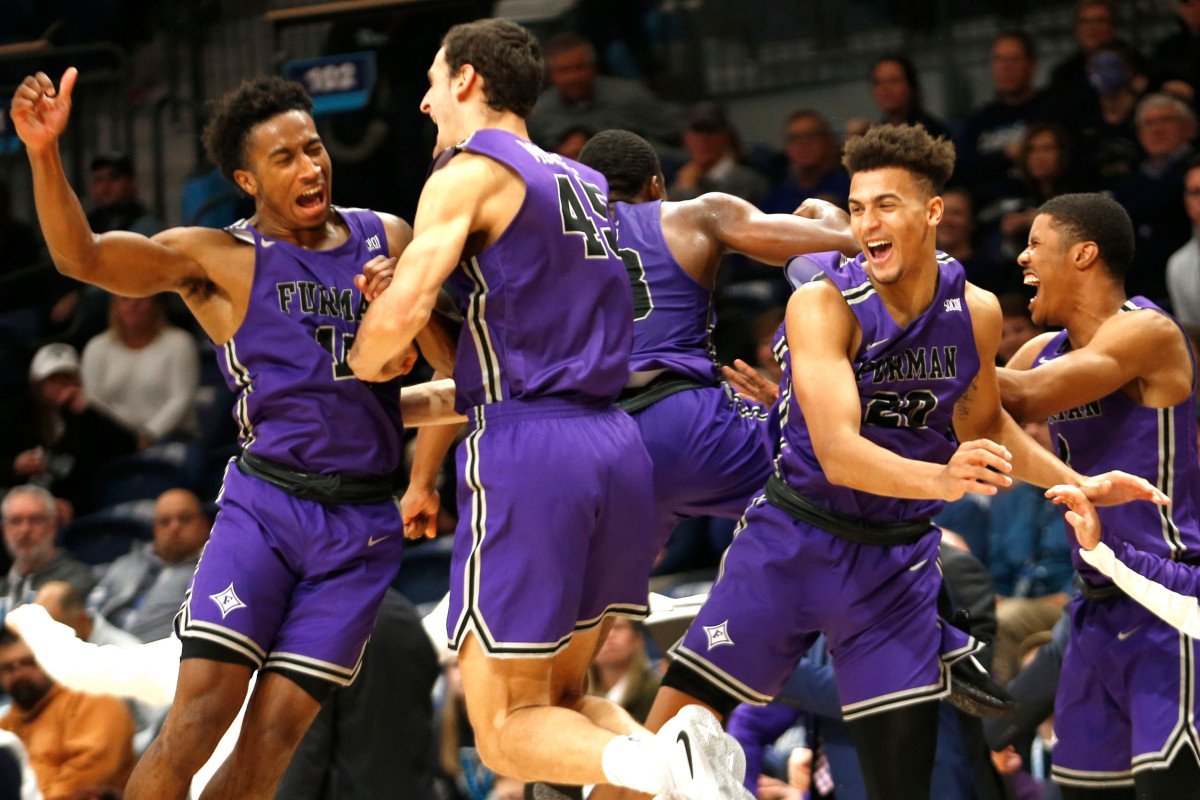 Defending national champion Villanova stunned by Furman nyp.st/2QNiq6l