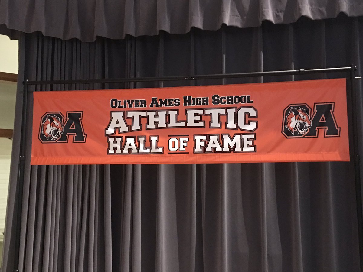 AssistSupEaston's tweet photo. OA Athletic Director, Bill Matthews, introducing and congratulating one of his two daughters inducted into the OA Athletic Hall of Fame! Such a great night! @SupEaston @OAHSTigers  @OAHSTigersports https://t.co/DyYGkYerlZ