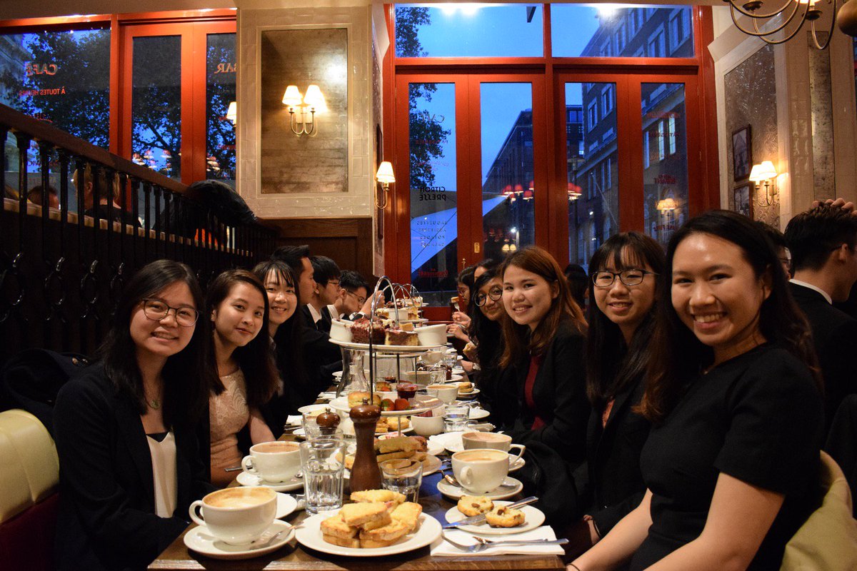 gencorporate_'s tweet photo. Say hello to the #GCFamily 18/19‼️

The newly appointed executives spent the day meeting the directors &amp; one other last Saturday at London's world-famous St. Paul's Cathedral. And the icing on the cake? The tea session was graced by the presence of our advisor, Datuk SK Lingam! https://t.co/ICkEyaggNP