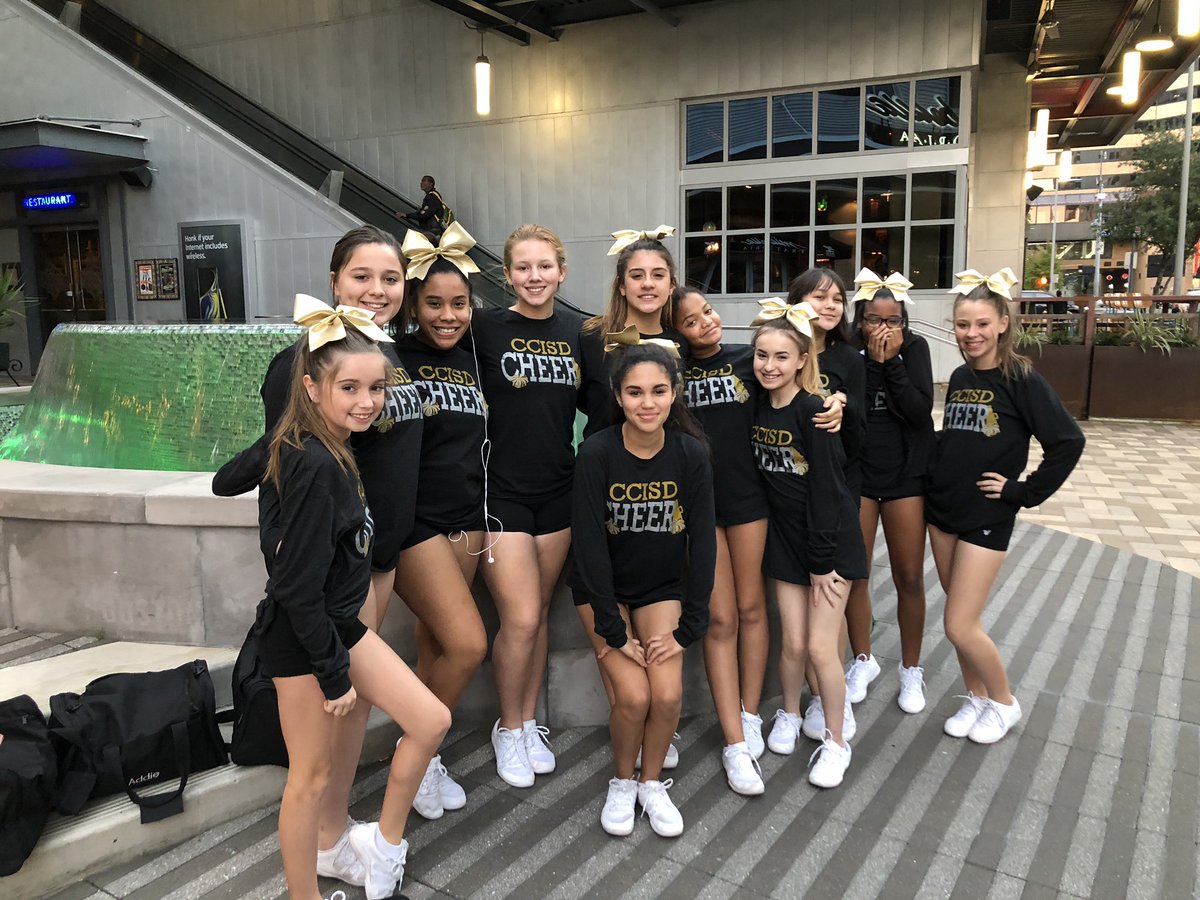 House of Blues for dinner!!  #BIScheer #Bulldogs