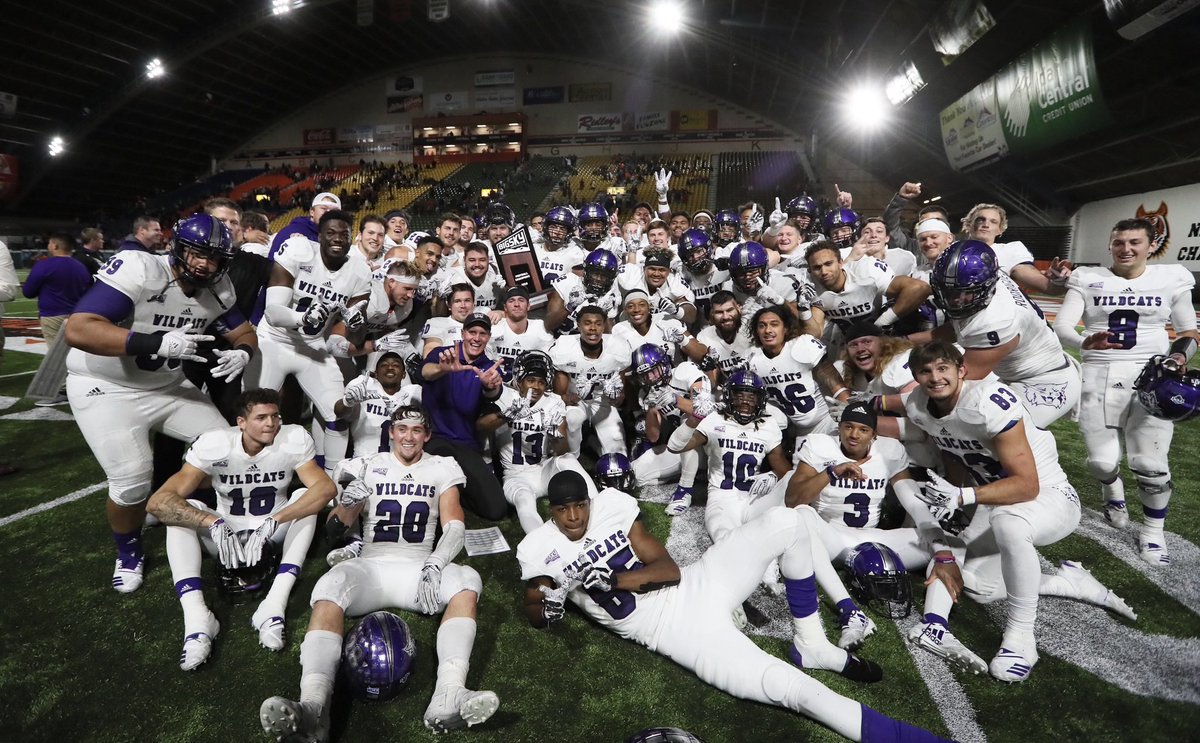 weberstatefb's tweet photo. The 2018 Big Sky Champions! 
#WeAreWeber #BigSkyFB 🏆🏈 https://t.co/6sLml82Qes